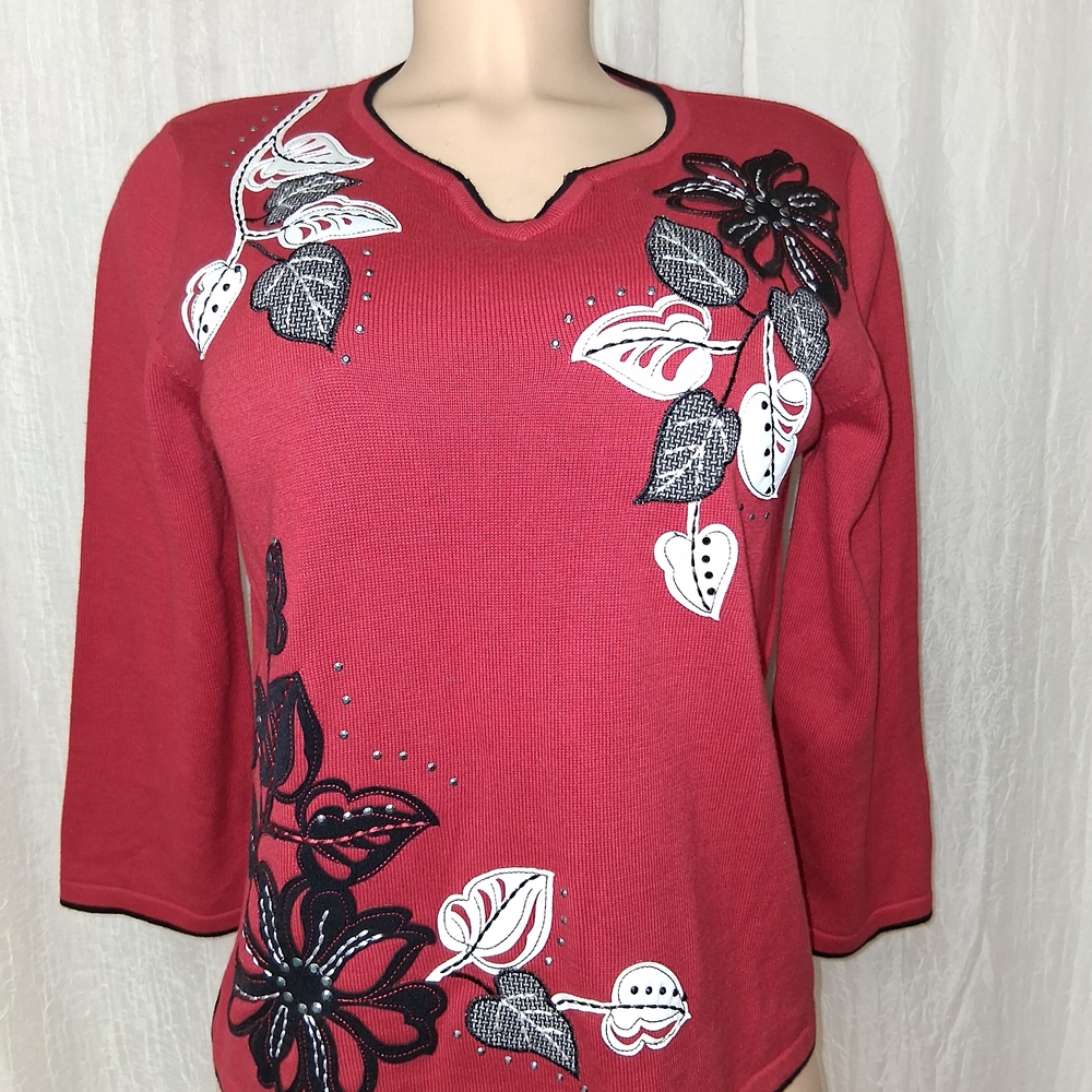 Alfred Dunner Women's Red Sweater with Black and White Details SZ PM 60%cotton. - Picture 4 of 16